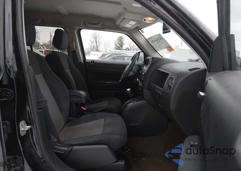 2016 Jeep Patriot Sport z USA, uszkodzony, nr VIN 1C4NJPBA8GD693288